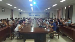 乐天堂fun88肥业‘越中飞’生物菌肥诚邀各地经销商、、种地大户，，到公司现场旅行，，现场解说菌肥特点优势等专业知识。。。